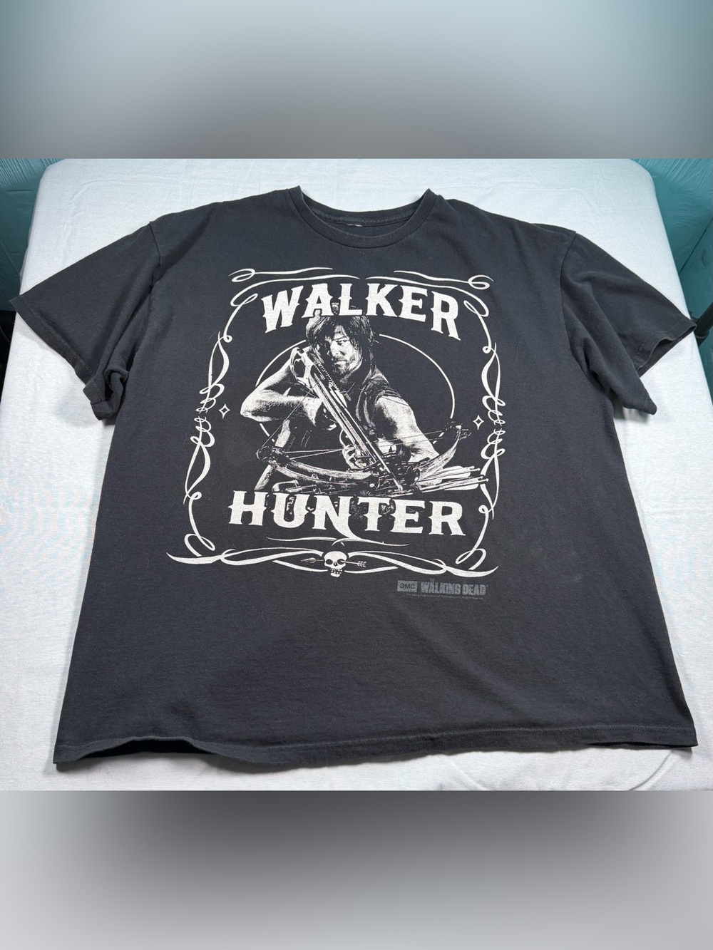 The Walking Dead Daryl Dixon Walker Hunter T-Shirt XL 2014 AMC